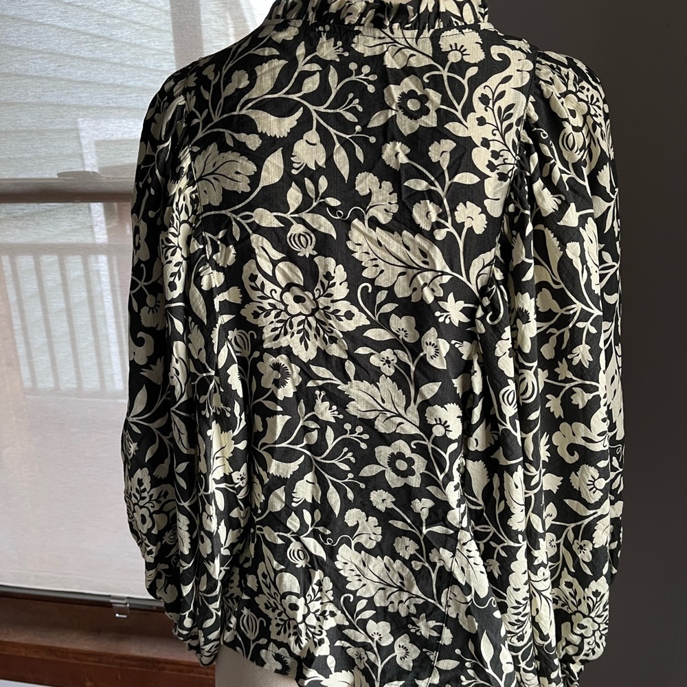 Bohme Black and Cream Floral Blouse - Picture 6 of 6